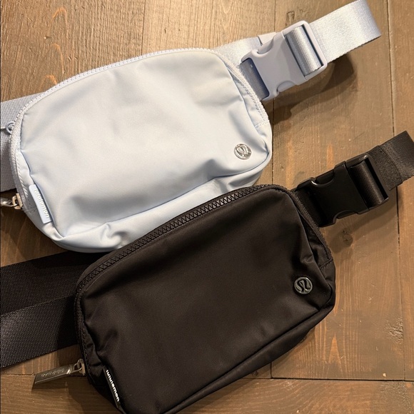 2 Lululemon Belt Bags Windmill Blue & Black - Picture 4 of 7